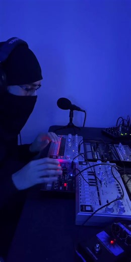 The Acid Ninja: Korg Volca Nubass and Behringer RD-6 #tiktoklive #livehighlights