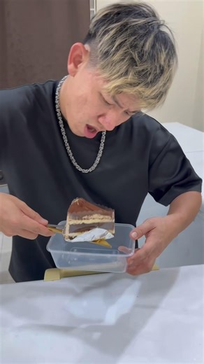 How to keep the cake #durianboss #funny