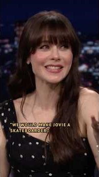 #ZooeyDeschanel shares why #JonFavreau decided to have Jovie sing "Baby, It's Cold Outside" in Elf!