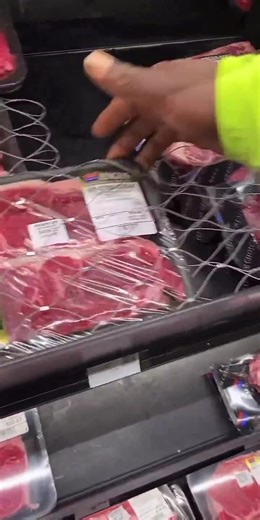 🛒 Walmart Begins Locking Up Meat Amid Rising Theft Concerns In response to a surge in shoplifting, some Walmart locations are now placing high-value meat products — like steak and ribs — in locked security cases. | Ickedmel