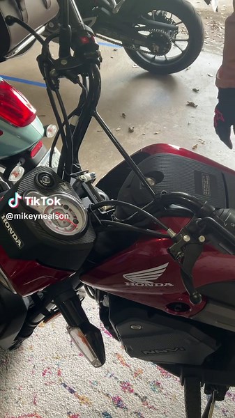 How To Start A Honda Navi #guide #coldstart #howto #navi #honda #choke #minimoto #fuel #maintenance #bikes #bikerider #rider #navisoftiktok @PiercingBeauty