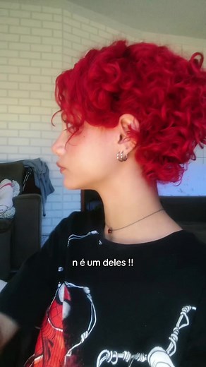 Cabelos Curtos e Vermelhos: A Nova Tendência