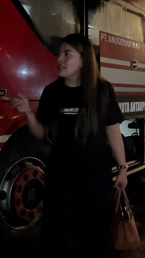 193K views · 5.2K reactions | Nunut pasti boleh wong lady driver Agramas mba cantik lina Ozora#driver #bus #busmania #busindonesia | Lilis Arios | Facebook