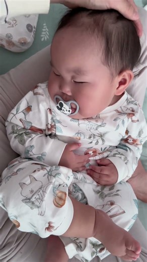 #shorts#newborns #baby #pregnant women giving birth#multiple births #Twin babies