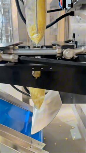 2K views | granular cereal pouch packaging equipment: ideal for oats, corn flakes, and bulk granola. #machine #oats #granola #fillingmachine #packagingsolutions | Haiyin Chen | Facebook