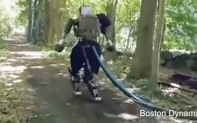 美国最新人形机器人户外测试