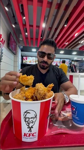 KFC Bucket Review | Have you tried out KFC's new Saucy Buckets?! KFC ALL IN ONE BUCKET