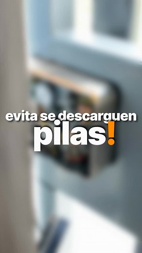 Gregory Pozo - Youtuber de Tecnología on Instagram: "🔋 ¿Las Duracell son REALMENTE las mejores baterías recargables? • 🚫 Duracell: 400 recargas, buenas para uso básico 💰 Amazon Basics: 1,000 recargas, mejor precio-calidad ⚡ Mupoer Litio: 2,500 recargas, perfectas para gaming/cámaras 🎮 Para Xbox/dispositivos de alto consumo: necesitas 1.5V, no 1.2V 💡 El voltaje importa más de lo que crees • ¿Qué baterías usas en tus dispositivos? 👇 • Sígueme para más tips de tecnología 💸 • #BateriasRecarga