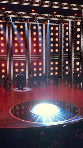 “Pardon me, are you Aaron Burr, sir?” 😭😭 One last time, Leslie Odom Jr. takes his final bow in @hamiltonmusical tonight!!! ❤️🥹 here’s a look back at his performance during this year’s Tony Awards!! #theatre #broadway #hamilton #musicals #leslieodomjr #theatrefans #musicaltheatre | Broadway Plus