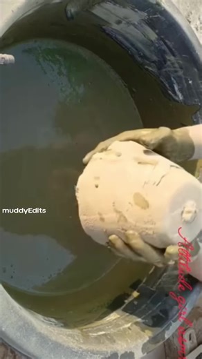 Exploring Pure Mud ASMR and Crumbling Sounds