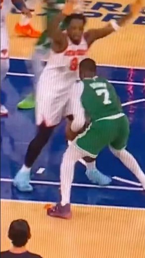 Jaylen Brown Rubbed His Fake Hairline Onto OG’s Jersey 😭💀 #shorts