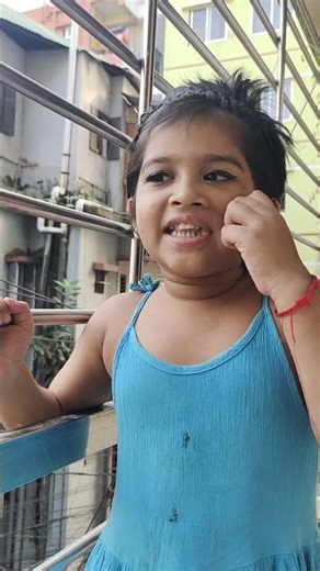 কে মেরেছে কে ধরেছে