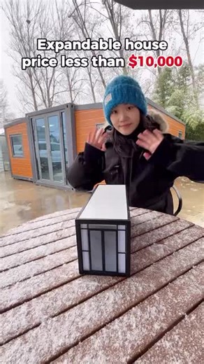 Expandable Container Homes for Sale in the USA 🇺🇸 Looking for an affordable modern home that expands in minutes? These expandable container houses are perfect for first-time buyers, land owners, Airbnb investors, and off-grid living. ✔️ Fast setup ✔️ Modern design ✔️ Financing options available ✔️ Nationwide delivery •\tExpandable container homes for sale •\tContainer homes USA •\tAffordable prefab homes •\tShipping container house •\tModular container homes 🏃‍♀️ FOLLOW 📩 Comment “HOME” or D