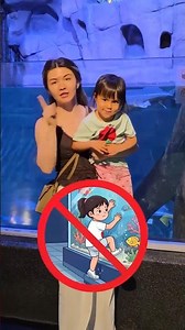 Don’t Climb on the Aquarium! 🚫 Mom Teaches Aquarium Safety Lesson