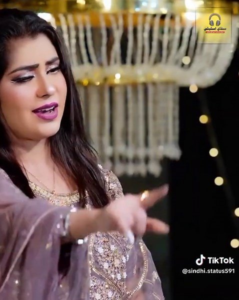 Singer Sanam Sindhu's New Sindhi Songs