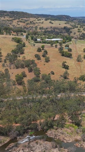 "𝗞𝗶𝗻𝗴 𝗢𝗳 𝗧𝗵𝗲 𝗛𝗶𝗹𝗹" - 𝗦𝘁𝘂𝗻𝗻𝗶𝗻𝗴 𝗥𝗲𝘀𝗶𝗱𝗲𝗻𝗰𝗲 𝘄𝗶𝘁𝗵 𝗣𝗮𝗻𝗼𝗿𝗮𝗺𝗶𝗰 𝗩𝗶𝗲𝘄𝘀 𝗼𝗻 𝟭𝟭 𝗔𝗰𝗿𝗲𝘀 🛏️5 | 🛁3 | 🚗6 845 Campersic Rd, Brigadoon Commanding breathtaking views across to the Walyunga National Park, Swan Valley, down the Avon River and to city of Perth, this masterfully crafted estate is a once in a lifetime offering - truly fit for a King and his court. Set on an elevated picturesque 11 acres with abundant water, it stands as one of the Swan Valley's 