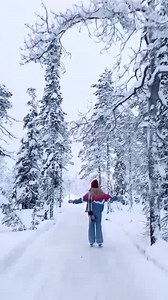 9.5K views · 29 reactions | A magia do Kotatieva Winter Leisure Park em Rovaniemi, Finlândia! ❄️ Desfrute de aventuras de inverno, desde passeios de trenó até a aurora boreal. Um destino perfeito para toda a família. ✨  @sannioksanen #HurbTeLeva #Rovaniemi #Finlândia | Hurb | Facebook