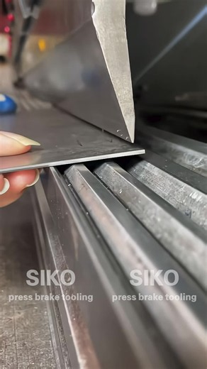 ✅One-step forming bending dies effectively improve production efficiency and simplify sheet metal bending procedures. ✅Adopt integral heat treatment combined with laser heat treatment, hardness reaches 58–62 HRC. ✅Anti-rust sandblasting surface process greatly extends the service life of dies. ✅Machining tolerance is strictly controlled at ±0.01mm with excellent forming precision. We can customize exclusive bending processes and die solutions according to your workpieces. Feel free to contact us