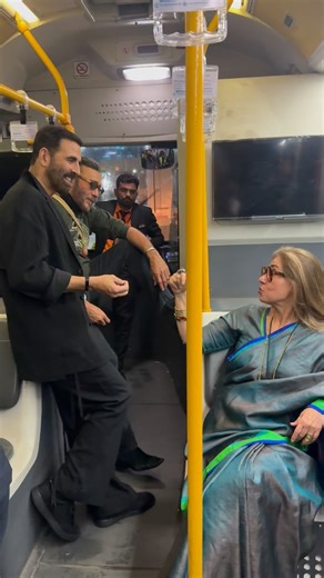 Bollywood vibes only: legends sharing a simple, iconic moment. Dimple Kapadia, Jackie Shroff, Akshay Kumar,Bollywood Celebs, Travel Partner, Zoom TV | Zoom TV