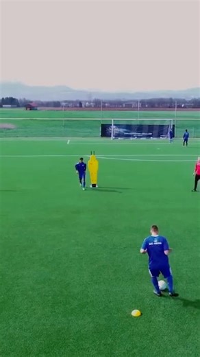 Shot on goal after through pass