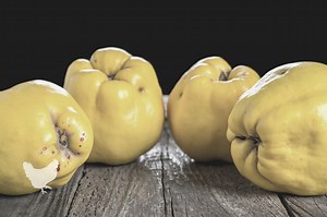 How To Eat Quince Fruit Raw? — Farm & Animals