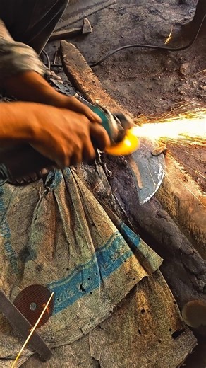 Sharpen Your Billhook Like a Pro | Razor Sharp Edge DIY Sharpening Trick! #shorts #blacksmith #forge