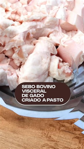 Mubalm - Tallowbalm - O Primeiro do 🇧🇷 on Instagram: "Você sabia que a sua pele reconhece o sebo bovino visceral de gado criado a pasto como algo familiar? Isso porque ele é riquíssimo em ácidos graxos altamente compatíveis com a pele humana, além de vitaminas A, D, E e K, essenciais para: • hidratação profunda sem obstruir os poros • fortalecimento da barreira cutânea • regeneração da pele • mais viço, elasticidade e proteção O sebo bovino visceral de gado criado a pasto nutre a pele de dentr