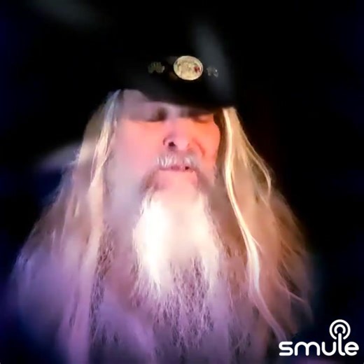 Yeehaaw.. 🤠 «Songbird» er en sang av det britisk-amerikanske rockebandet Fleetwood Mac. Sangen dukket først opp på bandets album Rumours fra 1977 og ble utgitt som B-siden av singelen «Dreams». Den er en av fire sanger skrevet utelukkende av Christine McVie på albumet. Waylon Jennings coverversjon av sangen ble utgitt posthumt 15. juni 2025, og er tittelsporet til albumet med samme navn. Det var Jennings første singel siden september 2012. Ønsker dere alle en fantastisk lillelørdag..🤗🤗🤗🤗 ‼️