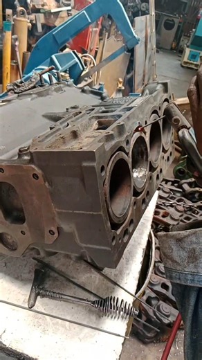 FIXING CRACKS IN TRACTOR ENGINE BLOCK CYLINDER HEAD USING STICK WELDING IN MECHANICAL WORKSHOP