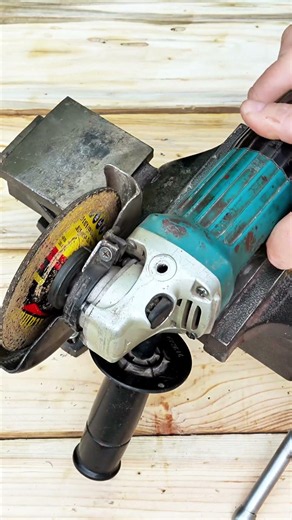 Turn Your Angle Grinder into a Bench Grinder: Simple DIY Stand #shots #diy #lifehack #tool