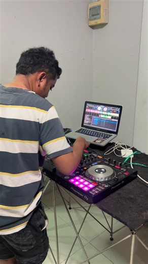 DJ Mixing Tips with Pioneer Controller and Dance Moves