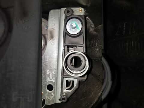 VW Beetle Airbag Removal and Installation