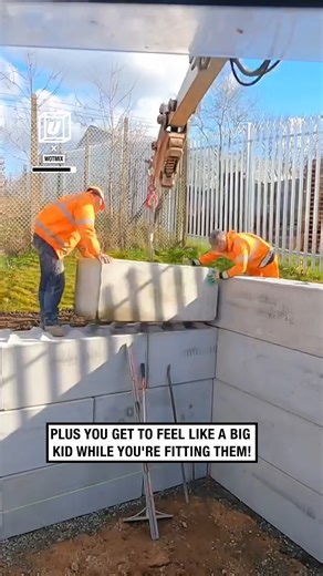 2.2M views · 7.1K reactions | So satisfying to stack these LEGO-styled blocks ☺️ 隣 | UNILAD | Facebook