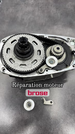 Un moteur bruyant ? Problème résolu ⚡ Sur ce vélo @iamspecialized, la courroie du moteur Brose avait cédé. Démontage, remplacement des pièces, puis test sur route : silence et performance retrouvée 🚴‍♂️ 👉 Passez chez Bike Foundation pour vos réparations et entretiens. #Specialized #Brose #Ebike #EbikeMotor #MotorRepair #ReparationVelo #Cyclisme #BikeMechanic #Switzerland | Bike Foundation