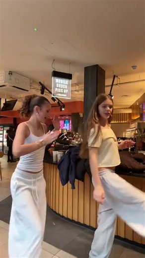 Me and Maddie cooked #greenscreen #lipsyncs #dancegenre #curlyhair #profesionaldancer #dancestyle