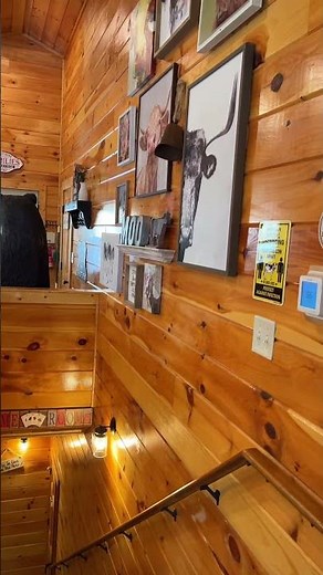 Looking to stay in Pigeon Forge, TN? This cabin is perfect for the whole family ⬇️🙌