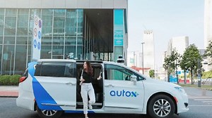 China inicia las pruebas de robotaxis autónomos en la ciudad de Shenzhen