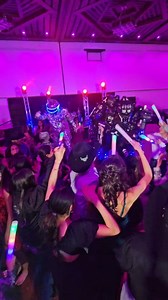 LED ROBOTS SHOW #DukeBOTS #palahoraloka #quinceañera #XV #eventos #shows #fyp #foryourpage #ledrobotshow #DancingRobot #show #elrojito #robot #ledrobot #dukebots #santafe #NewMexico #reelsfypシ #reelsfbシ | DUKE BOTS