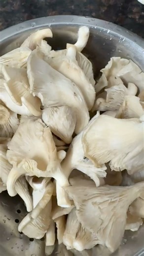 Cooked a delicious organic mushroom curry 🍄 #ytshorts #food #trendingshorts #minivlog #viral