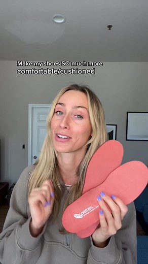 Stop overpronation and feel like you’re walking on clouds with Aetrex Premium Memory Foam Orthotics ☁️ #Aetrex #ArchSupport #Orthotics #Sneakers #Feet