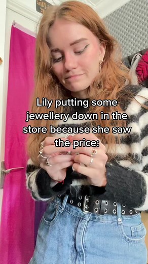 That is if Sirius actually had any of his mums money. (Sirius and Lily are besties and don’t tell me they weren’t.) #maraudersera #atyd #lilyevans #jily