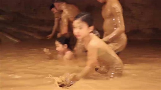 Mud Bath Adventure in Yangshuo: Fun with Family