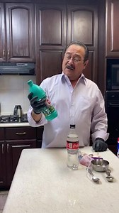 41K views · 503 reactions | Según la World Health Organization (WHO) y la CDC el #Covid19 puede contagiarse por medio de monedas y billetes contaminados. Lo mejor es desinfectarlos. Aquí te paso la receta de un compuesto que los desinfecta al instante y cuesta 14 centavos el litro. #Saltillo #Coahuila #Mexico #QuedateEnCasa Tele Saltillo Periódico Zócalo Pancho Juaristi Santos | La Página de Soriano | Facebook