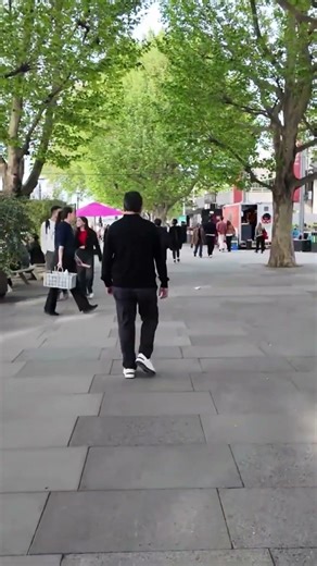 England Travel Vlog: Exploring London City Streets