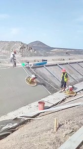 152K views · 706 reactions | China’s Power Trowel Smoothing Fresh Cement #PowerTrowel #CementLeveling #ConstructionTech | Fact Pulse | Facebook