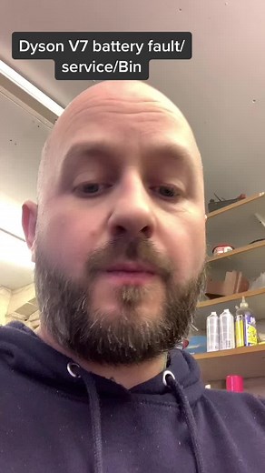 Dyson V7 battery and bin repair cheeky service too ☺️ #dyson #tomthevacuumman