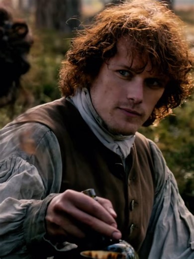 Season one outlander is the best, I love the chemistry between Jamie & Claire | Outlander-Jamie and Claire Fraser