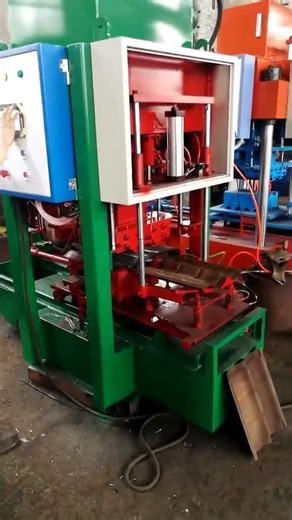 Client inspecting equipment--- Small Cement colored roof tile making machine