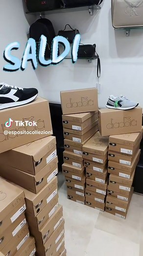 Sneakers Uomo Verde Militare Diadora con Dettagli Bianchi