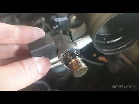 🇩🇪 Replacing camshaft sensors and mass airflow sensor on a VW Golf IV V5